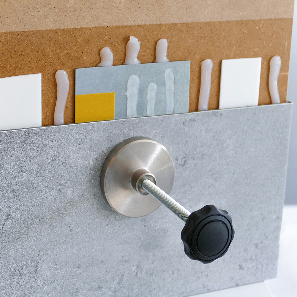 Magnetická příchytka